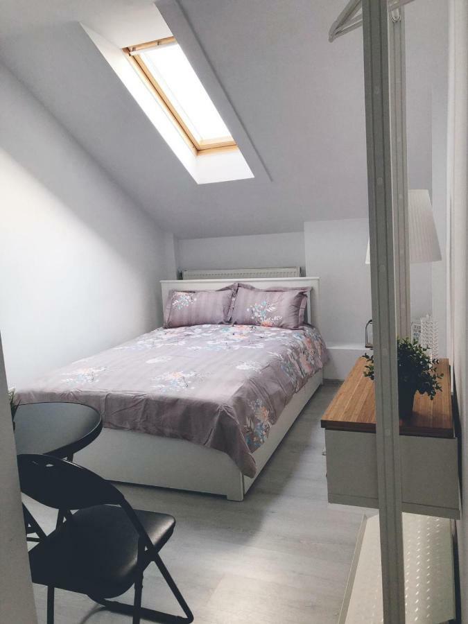 Studio Central Târgu Jiu Εξωτερικό φωτογραφία