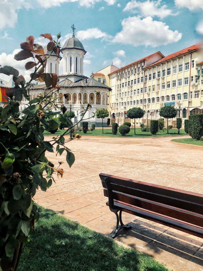 Studio Central Târgu Jiu Εξωτερικό φωτογραφία
